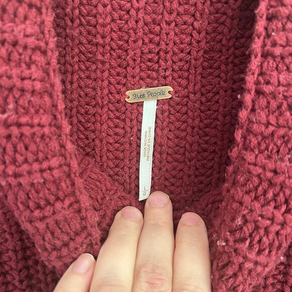 Free People Swim Too Deep Turtle Neck Oversized Knitted Sweater Size L Red - Picture 6 of 6